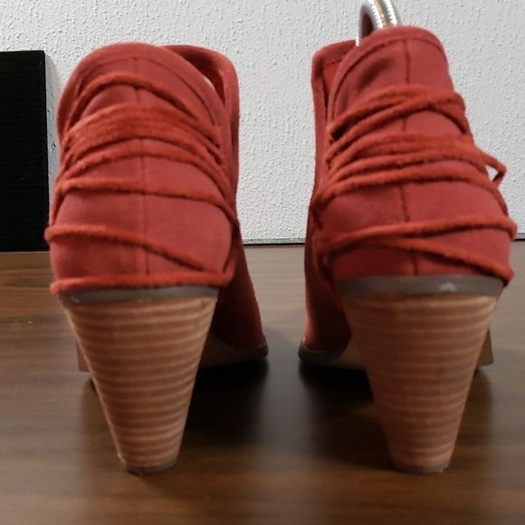 Yellow Box Rust Leather Lovelee Corset Lacing/Laced Embossed Ankle Boots 8½ - Picture 4 of 8